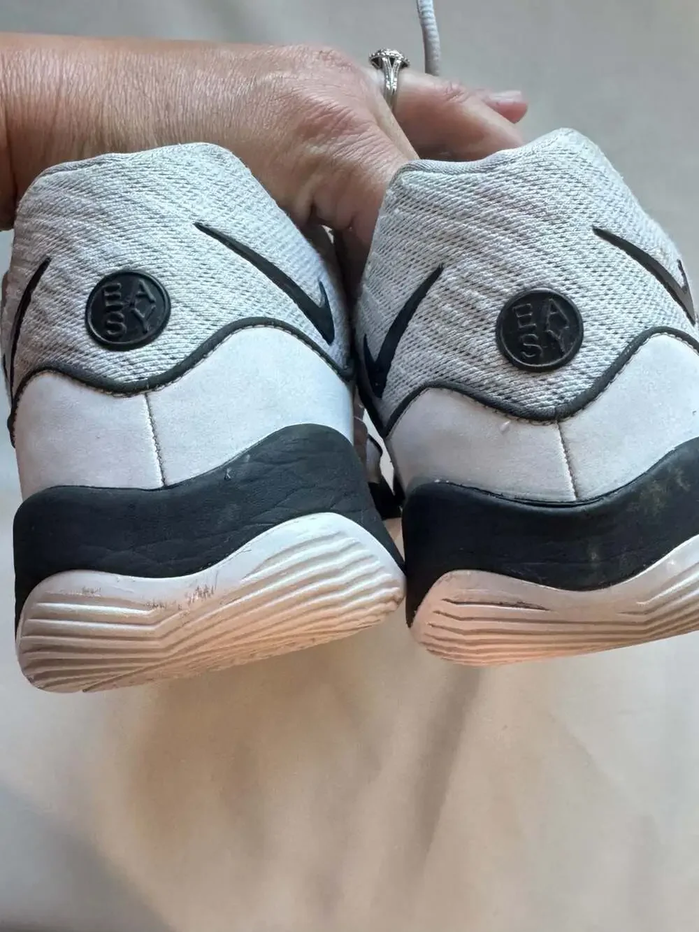 Nike G.T. Cut Academy Basketball Shoes White Black Men’s Size 10
